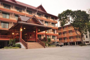 Отель Baankhun Chiang Mai Hotel  Чанг Фуак 